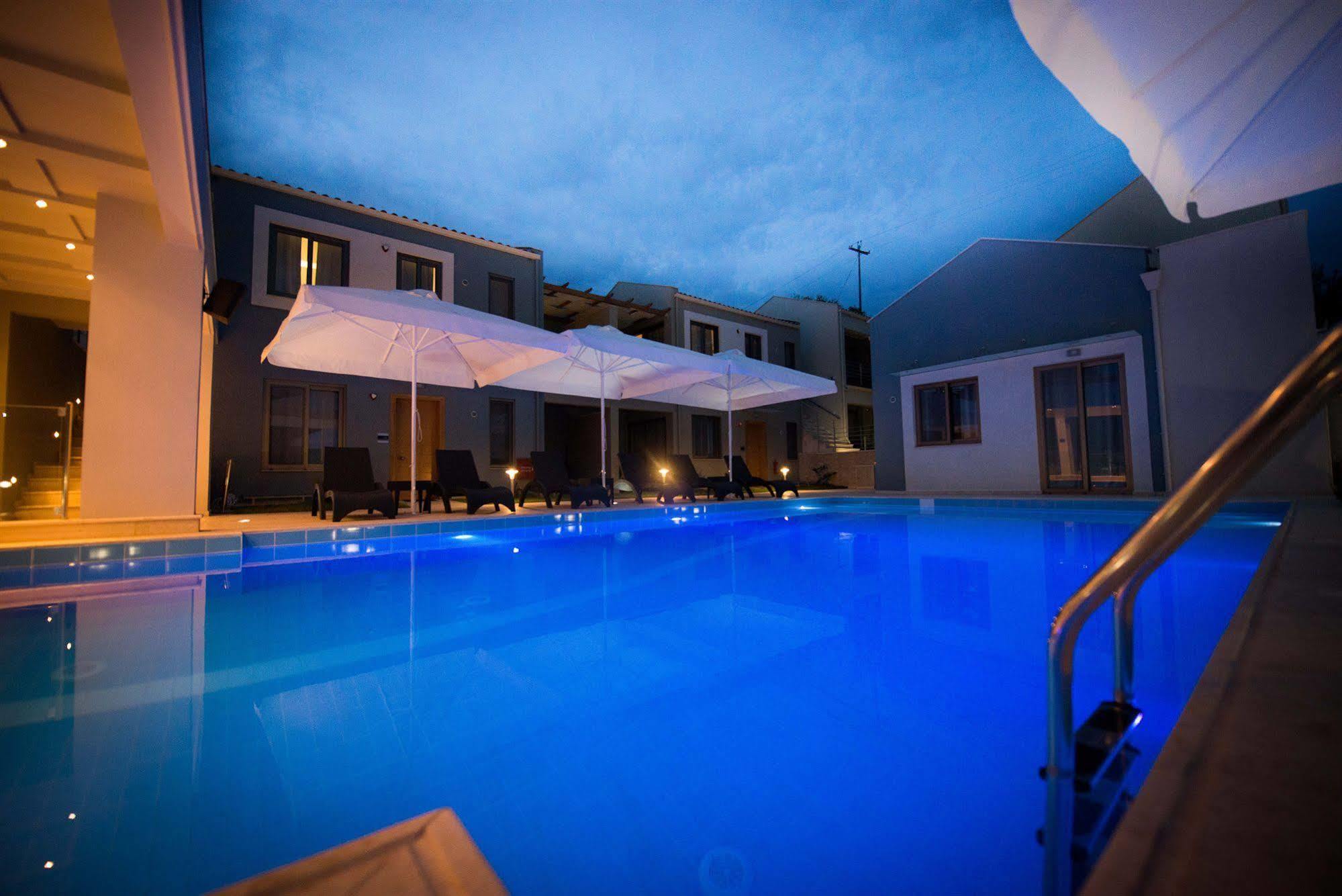 Mantinia Bay Hotel 칼라마타 외부 사진